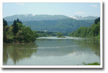 早春の月山（西川町入間）